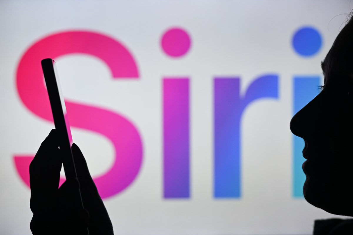 Apple's Siri Revamp and the Privacy-First AI Paradigm