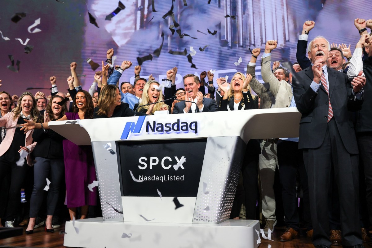 AI Companies Going Public: Market Dynamics and Systemic Shifts
