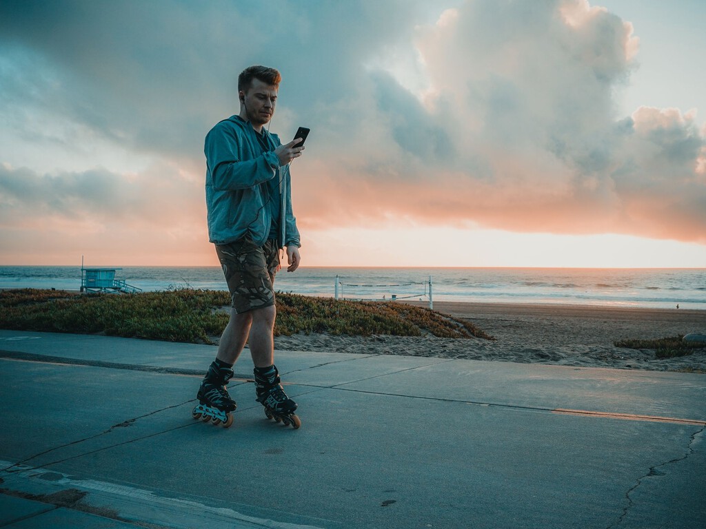 Walking While Using Your Phone: Stress and Gait Alteration