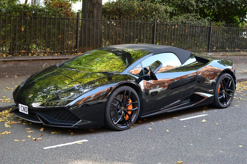 Supercoches extranjeros en Londres ignoran multas