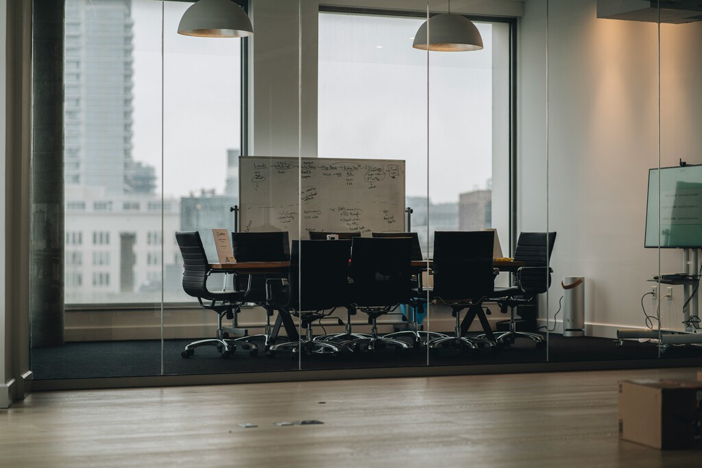 Soluciones Ingeniosas: Reuniones Falsas para Combatir Horas de Trabajo No Productivas