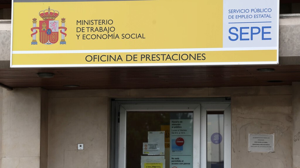 Travel Regulations and Pension Compliance in Spain
