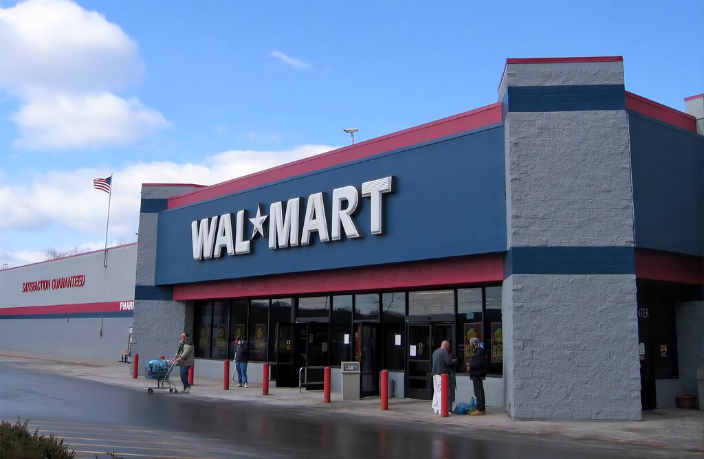Amazon's AI Agent Ban: Walmart's Divergent Path
