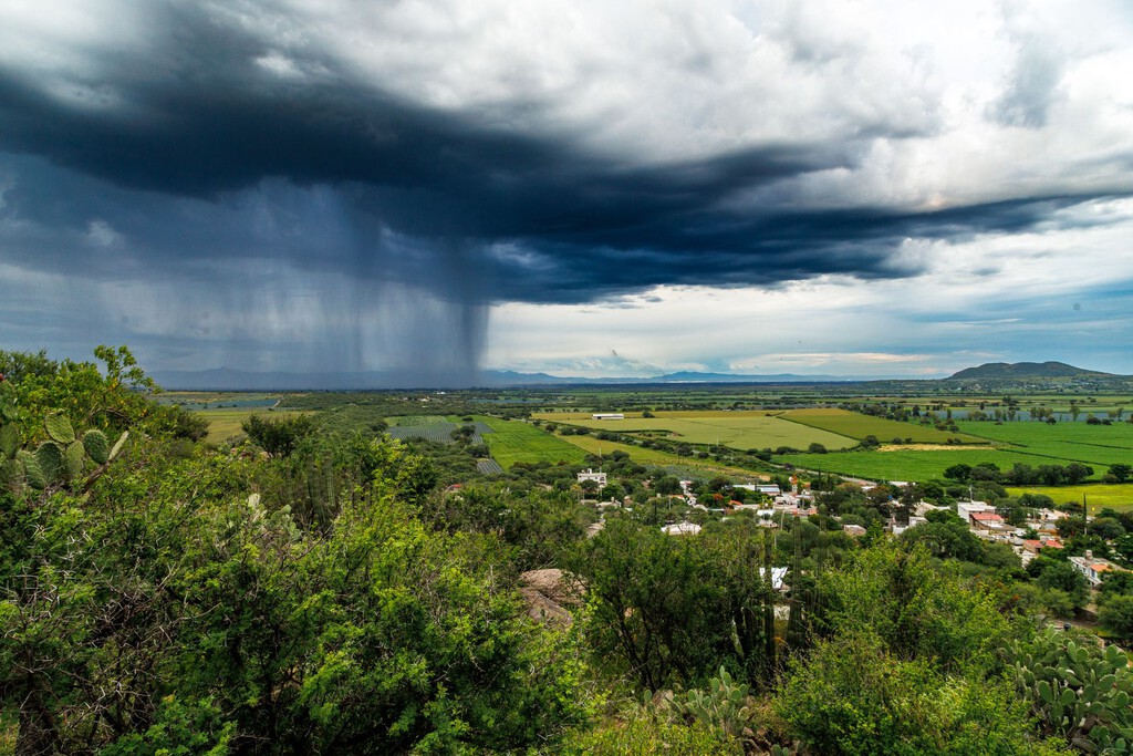 AI Revolutionizes Weather Forecasting with Hurricane Isaías